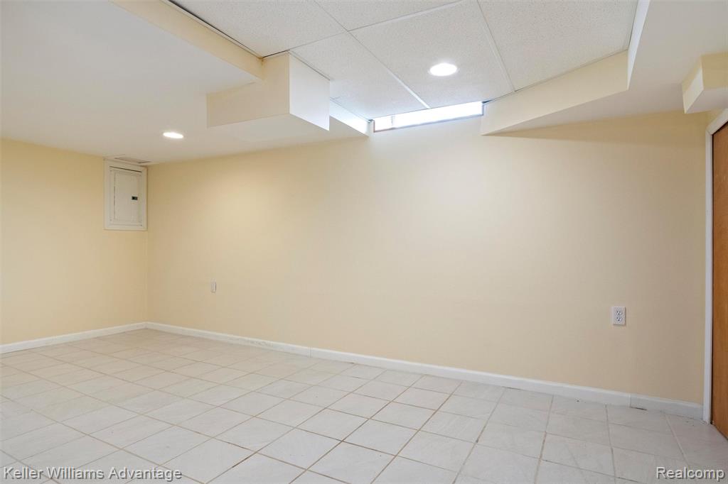 44528 WHITMAN Avenue, Canton, MI 48187 — Photo 25