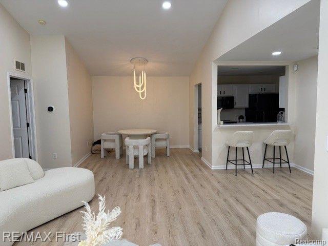 43195 WOODBRIDGE Drive, Clinton Twp, MI 48038 — Photo 9
