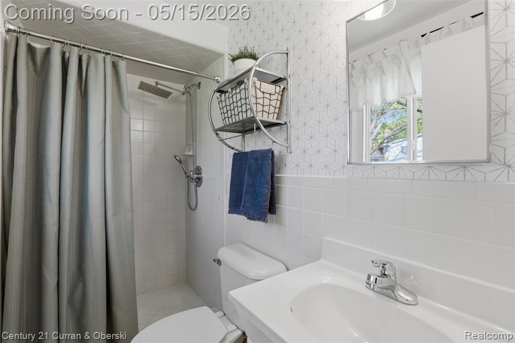 6632 PINE EAGLE LN Street, West Bloomfield, MI — Photo 17