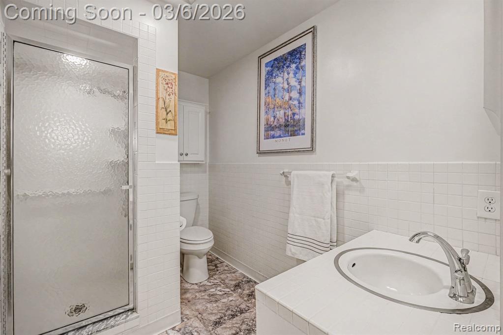 9667 Burning Tree Drive, Grand Blanc, MI 48439 — Photo 29