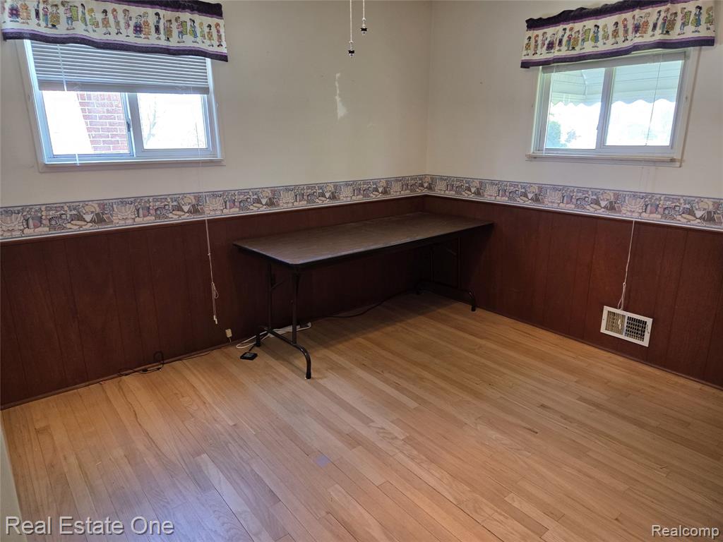 7946 McKinley Street, Taylor, MI 48180 — Photo 18