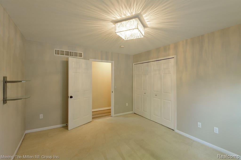 8834 PRAIRIE Court, Van Buren, MI 48111 — Photo 18