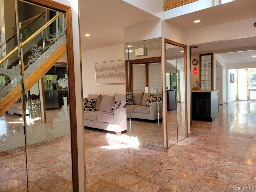 5549 Perrytown Drive, West Bloomfield, MI — Photo 33