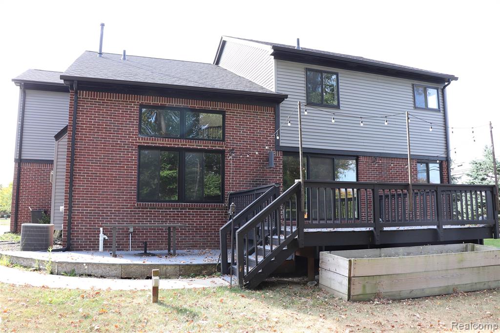 52424 Walnut Drive, Chesterfield, MI 48047 — Photo 32