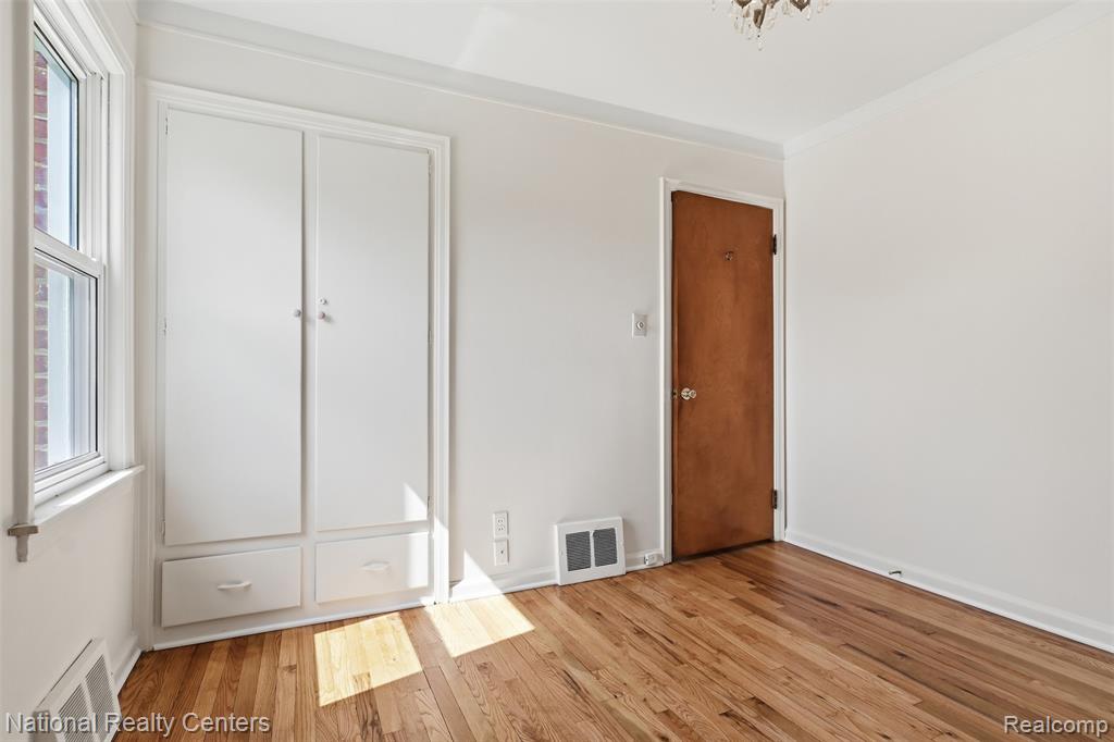 9951 Marion, Redford, MI 48239 — Photo 19