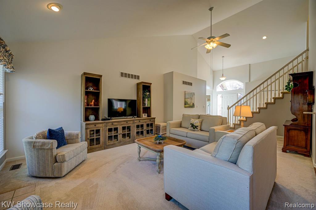 1074 ANDOVER Circle, Commerce Twp, MI 48390 — Photo 8