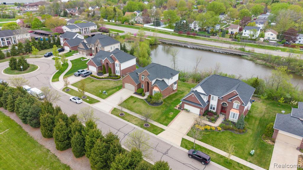 42088 Woodglen Drive, Novi, MI — Photo 41