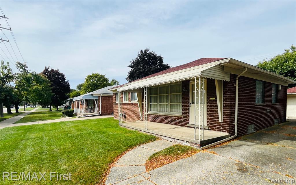 5239 E 13 MILE Road, Warren, MI 48092 — Photo 2