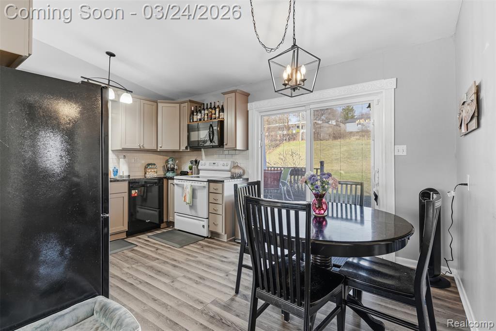 716 Joyceil Drive, Waterford, MI 48328 — Photo 20