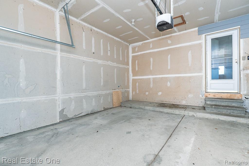 48749 Smokey Glen Court, New Baltimore, MI — Photo 33