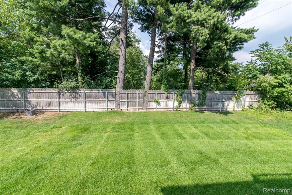 5372 Rural Terrace, Waterford, MI — Photo 11