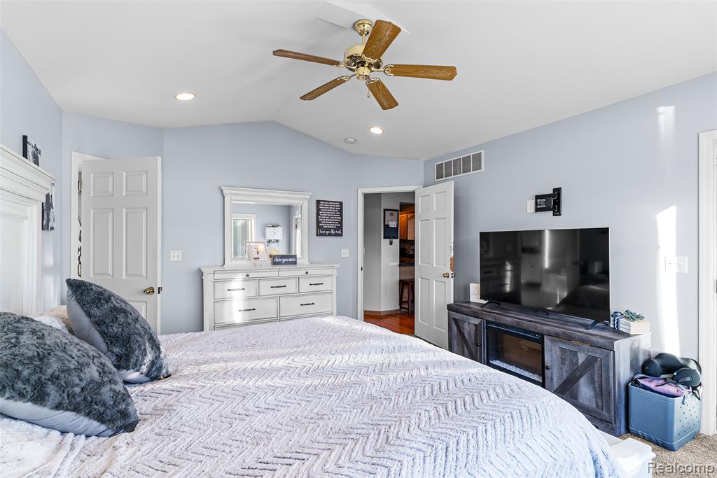 8460 Maurice Lane, Flushing, MI 48433 — Photo 22