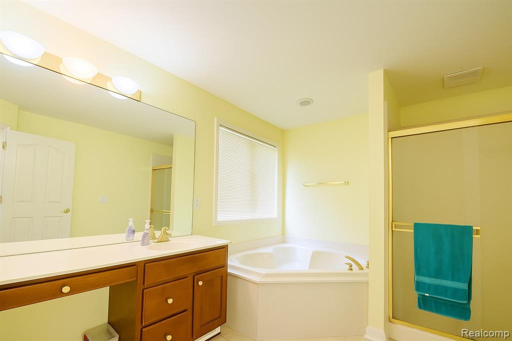 5401 Creekmonte Drive, Oakland, MI 48306 — Photo 14