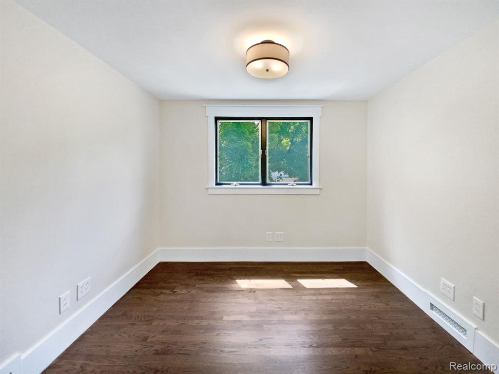 2887 BAYLIS Drive, Ann Arbor, MI 48108 — Photo 21