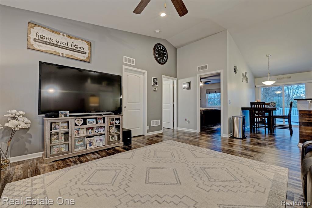 4316 Pebble Creek Boulevard, Grand Blanc, MI 48439 — Photo 12