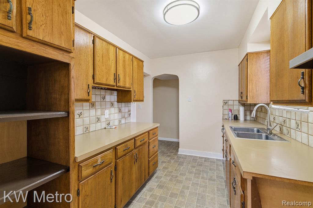 19136 Santa Barbara Drive, Detroit, MI 48221 — Photo 9