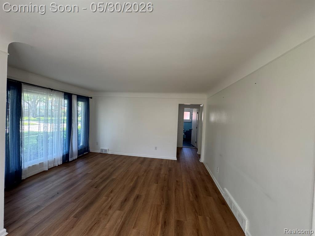 8300 LOCHDALE Street, Dearborn Heights, MI 48127 — Photo 4