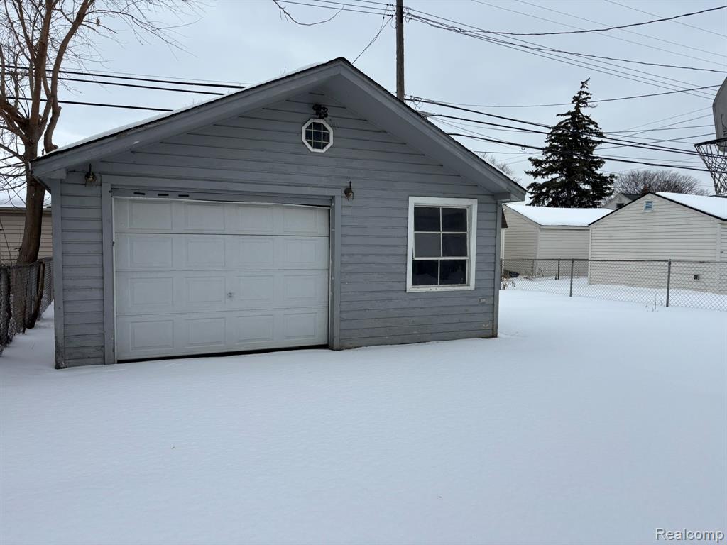8149 Standard, Center Line, MI 48015 — Photo 25