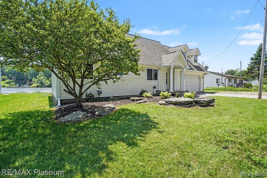 11624 ISLAND COURT, Hartland, MI 48353 — Photo 26