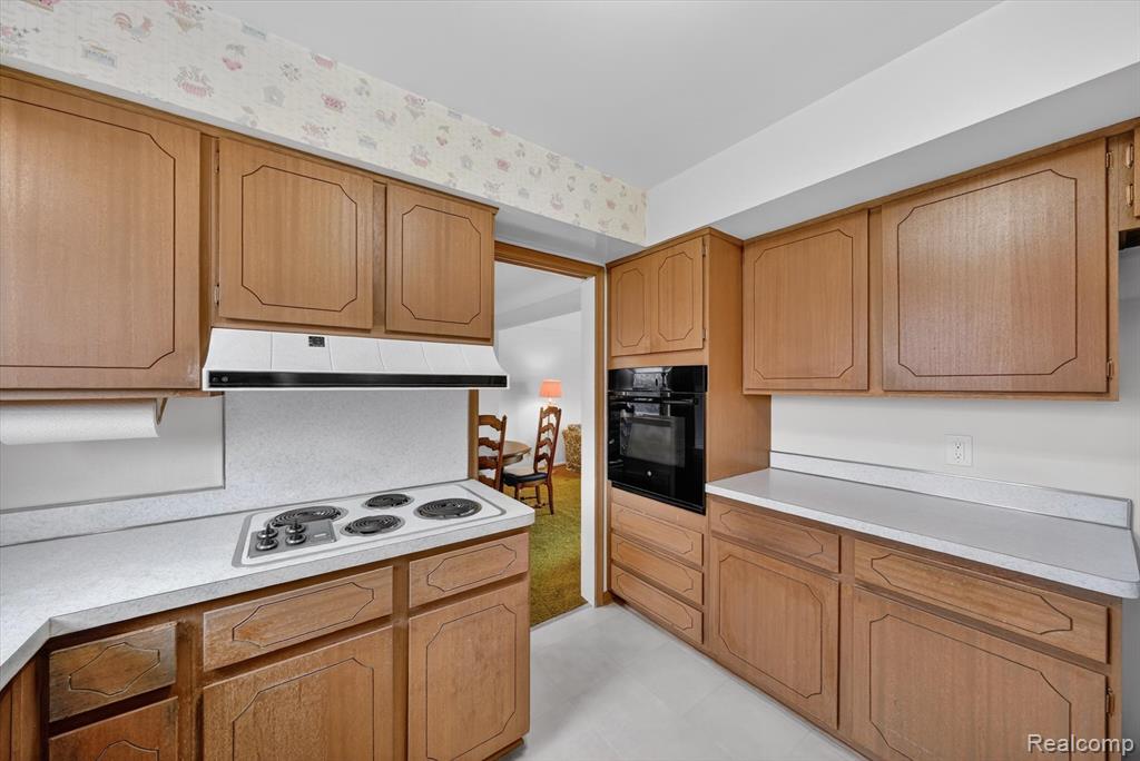 21520 Goethe Ave, Grosse Pointe Woods, MI 48236 — Photo 10