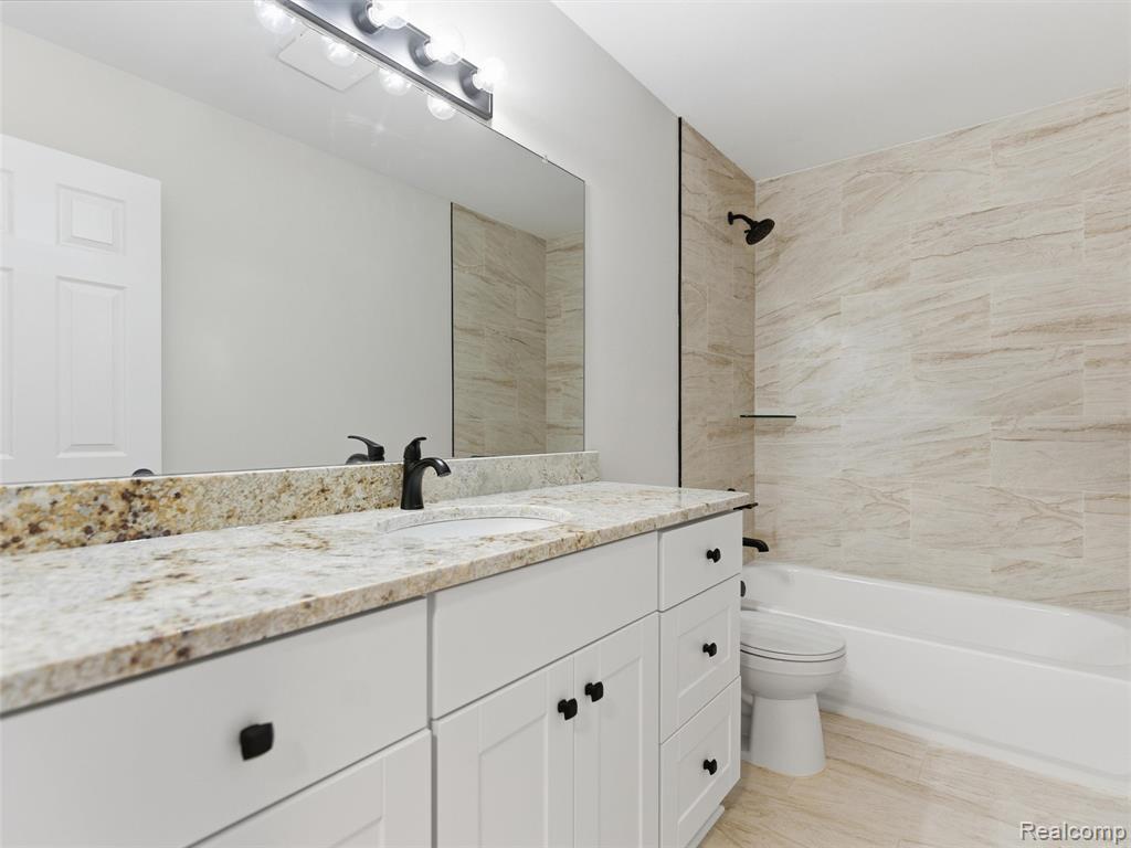 25927 New Forest Court, New Baltimore, MI — Photo 23