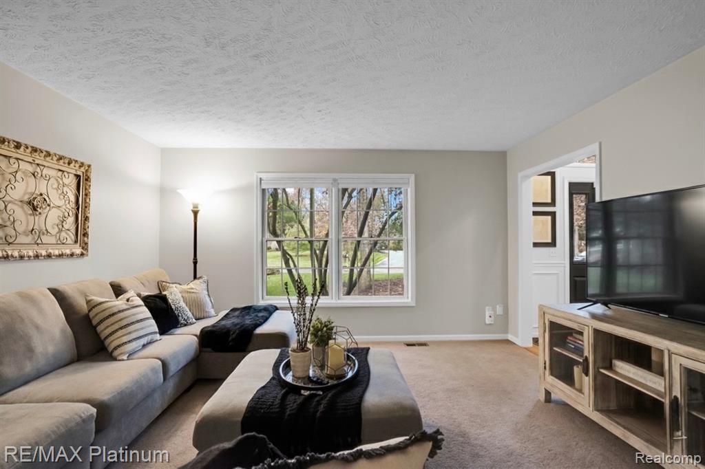 8039 Boulder Ridge Court, Brighton, MI 48116 — Photo 24