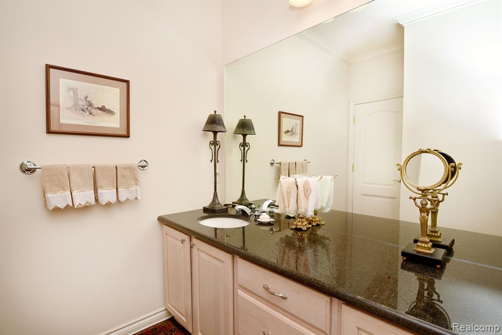 4048 CHATFIELD Lane, Troy, MI 48098 — Photo 19