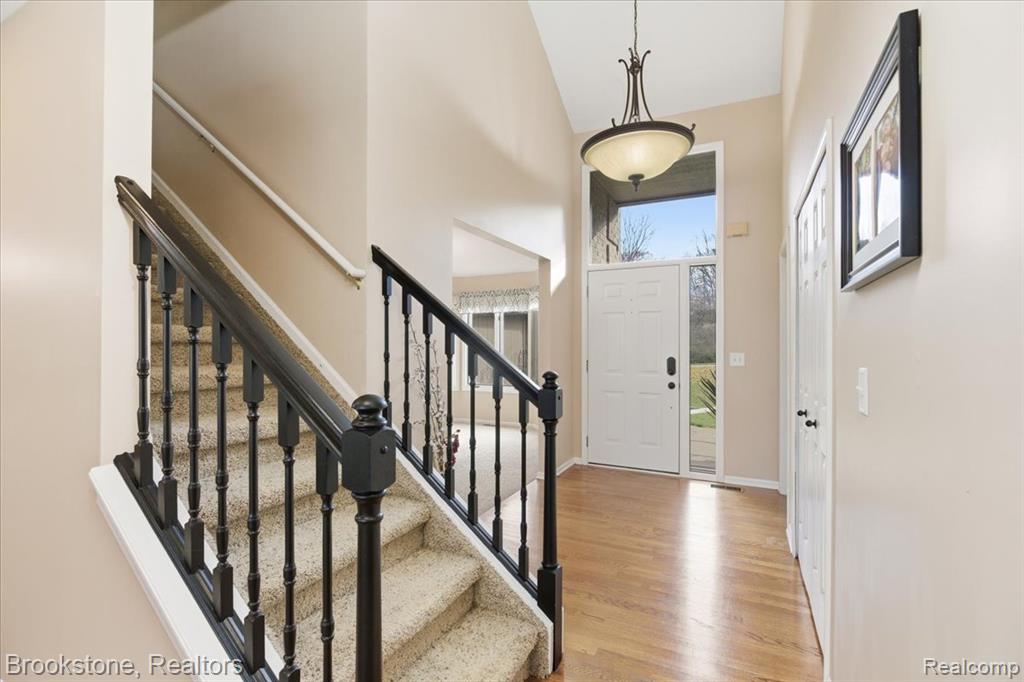 9748 Forest Ridge Drive, Clarkston, MI 48348 — Photo 18
