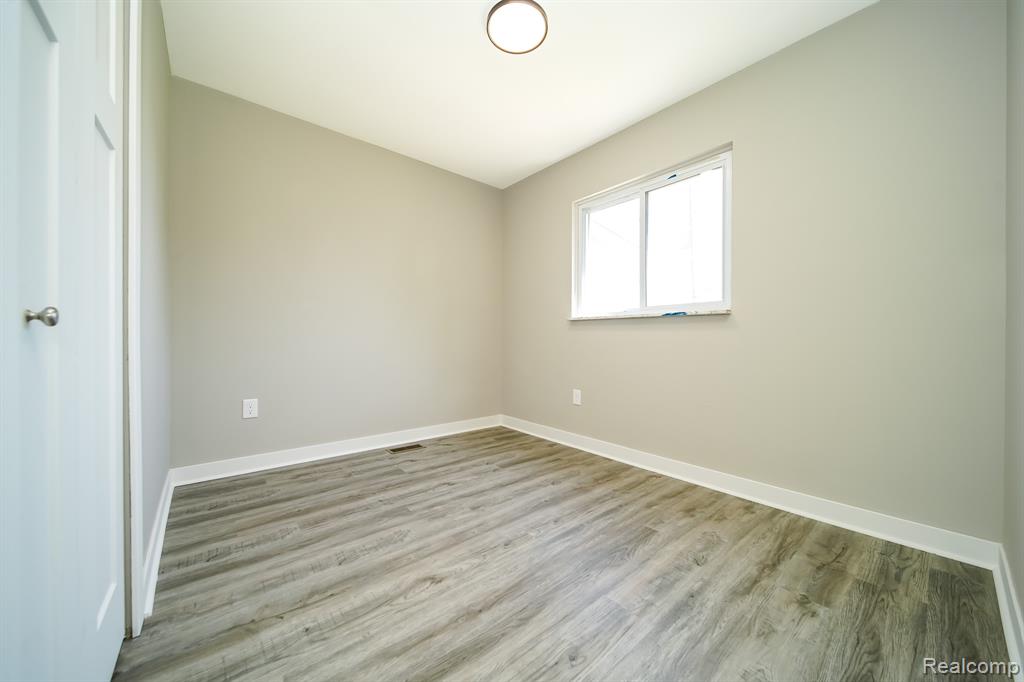 32100 Ruehle Avenue, Warren, MI 48093 — Photo 38
