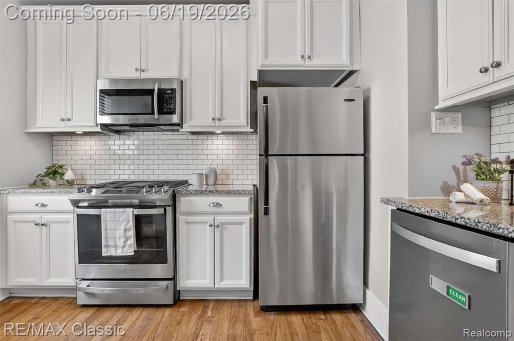 561 W Saratoga Street, Ferndale, MI 48220 — Photo 17