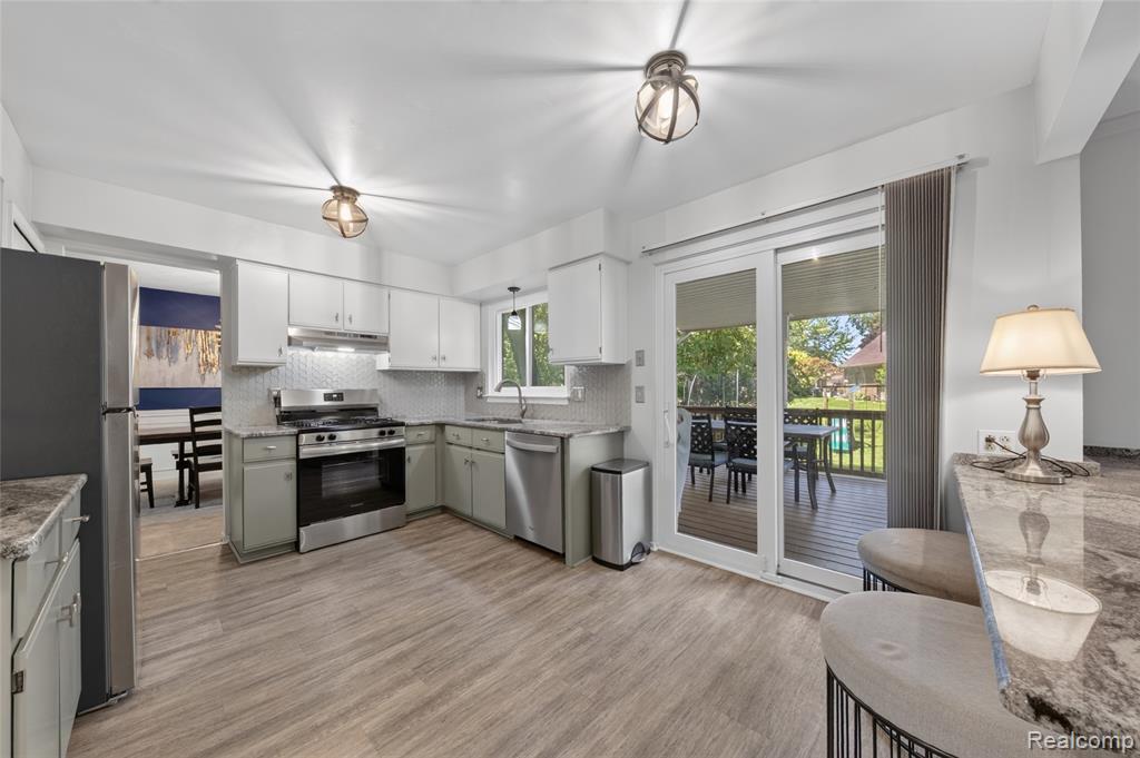 451 Lansdowne Drive, Westland, MI — Photo 14