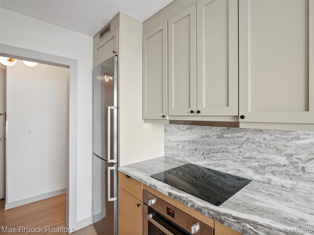 8900 E Jefferson Avenue Avenue, 620, Detroit, MI 48214 — Photo 36