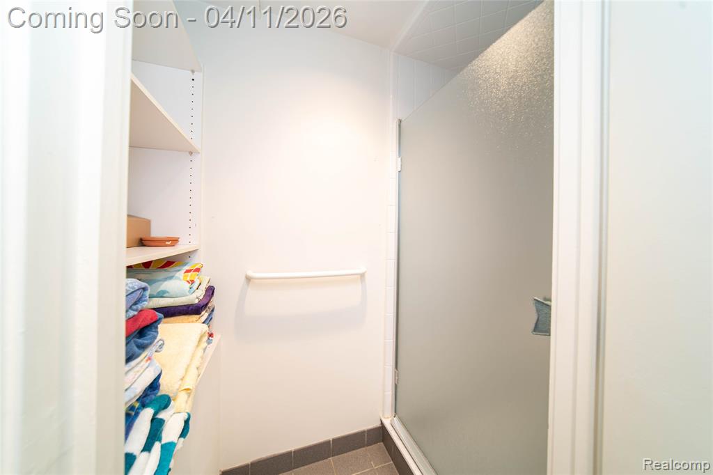 4683 Maura Lane, West Bloomfield, MI 48323 — Photo 39