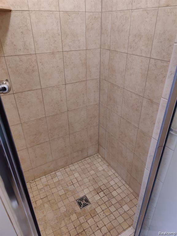 433 FOX HILLS Drive S, 3, Bloomfield Hills, MI 48304 — Photo 20