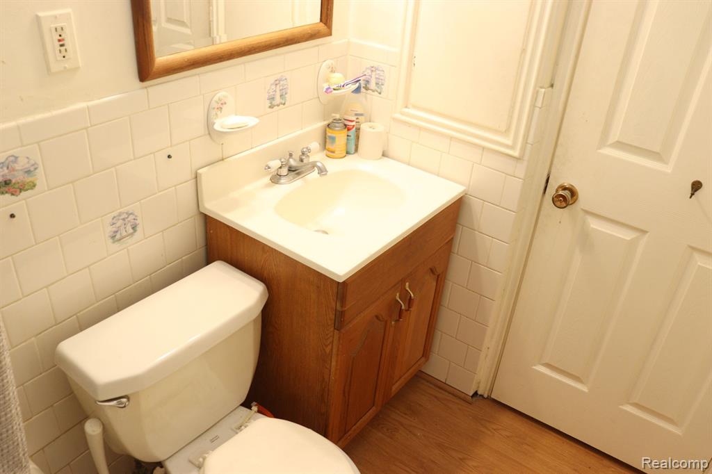 937 BARNEY Avenue, Flint, MI 48503 — Photo 9