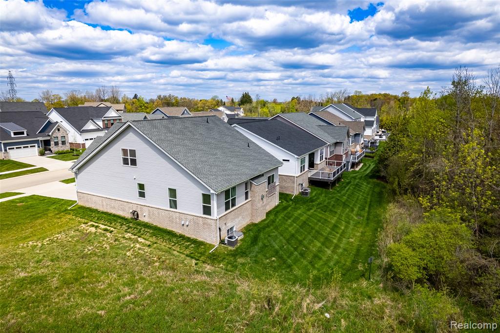 5545 Helmsdale Boulevard, West Bloomfield, MI — Photo 64