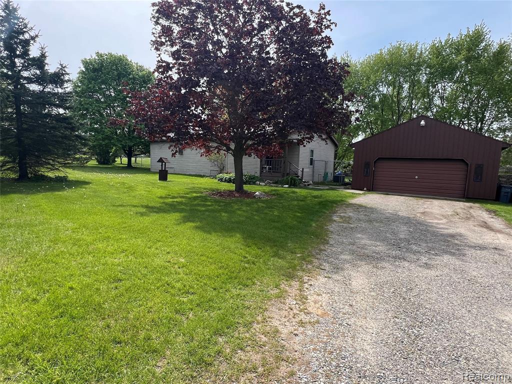 5275 Lippincott Road, Lapeer, MI 48446 — Photo 2