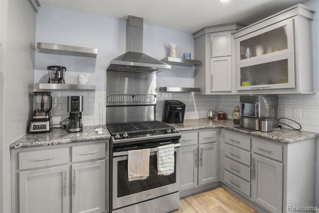 10748 EDWARDS Lane, Willis, MI 48191 — Photo 9