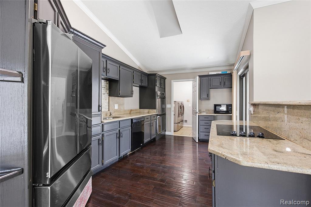 7154 Westchester, West Bloomfield, MI — Photo 10