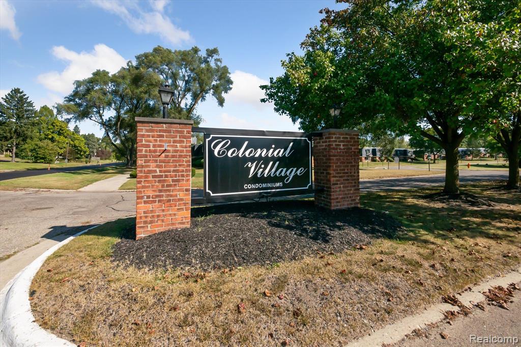 1802 COLONIAL VILLAGE Way, 2, Waterford, MI 48328 — Photo 24