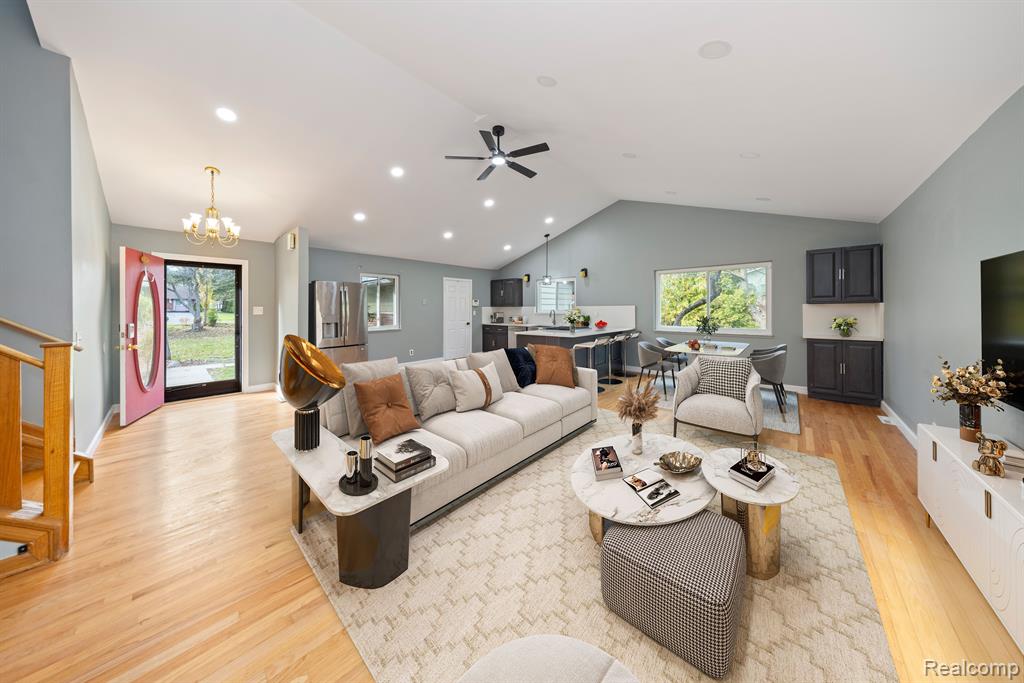 5731 FARMINGTON Road, West Bloomfield, MI — Photo 20