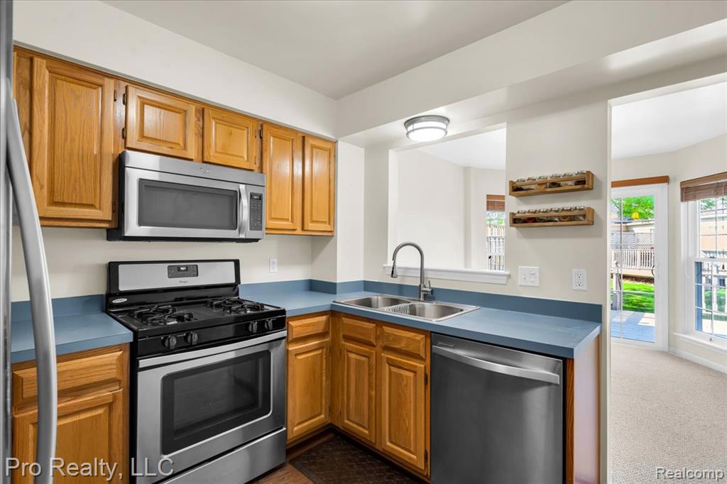 4000 Hunters Circle E, 137, Canton, MI 48188 — Photo 18