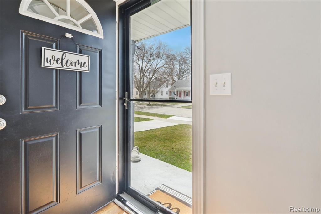 448 HIGHLAND Avenue, Clawson, MI — Photo 4