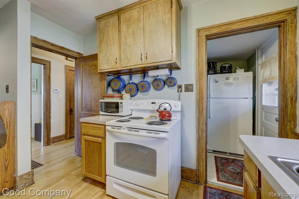 923 W 11 Mile Road, Royal Oak, MI 48067 — Photo 19