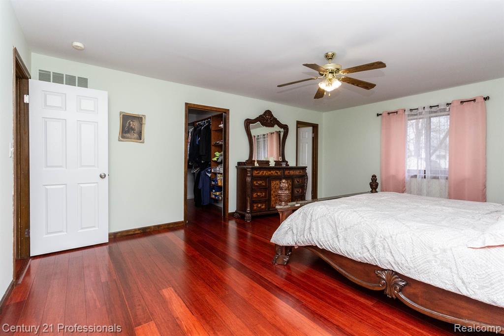46498 HOUGHTON Drive, Shelby, MI 48315 — Photo 19