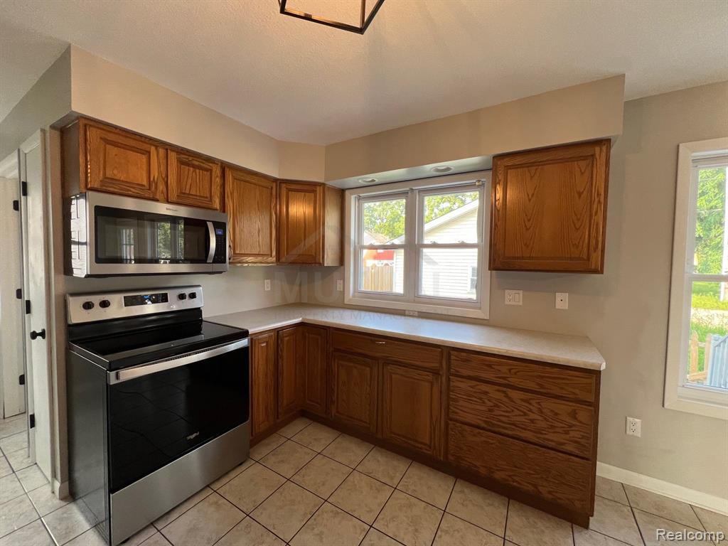415 S Evans Street, Tecumseh, MI 49286 — Photo 8