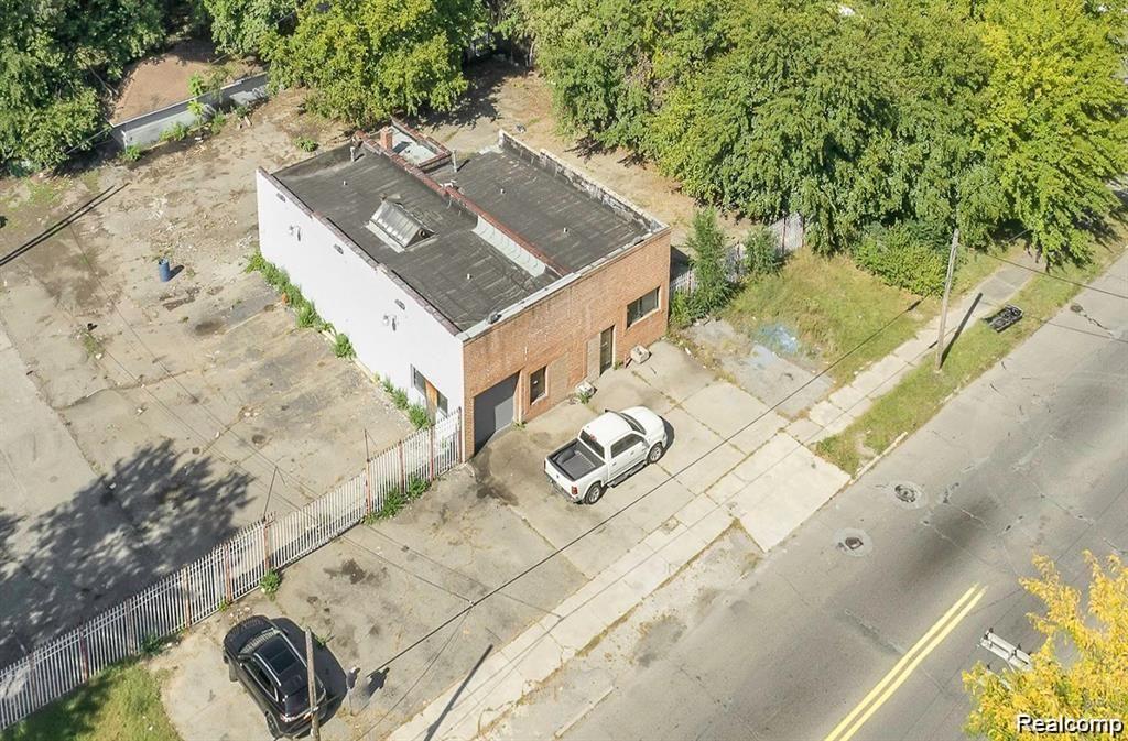 18421 LAHSER Road, Detroit, MI 48219 — Photo 13