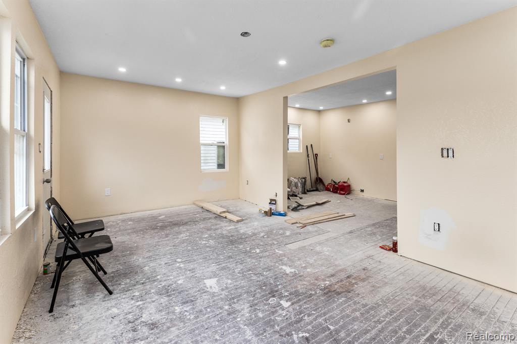 5393 SEEBALDT Street, Detroit, MI 48204 — Photo 14