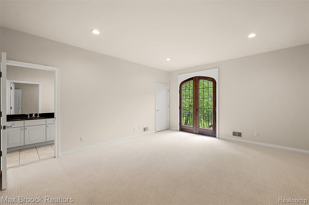 5348 Sunnycrest Drive, West Bloomfield, MI 48323 — Photo 13
