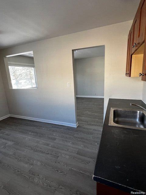 5626 Merrick Street, Dearborn Heights, MI 48125 — Photo 7